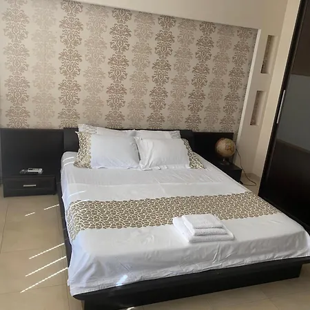 мезонет “djanina” * サンダンスキ